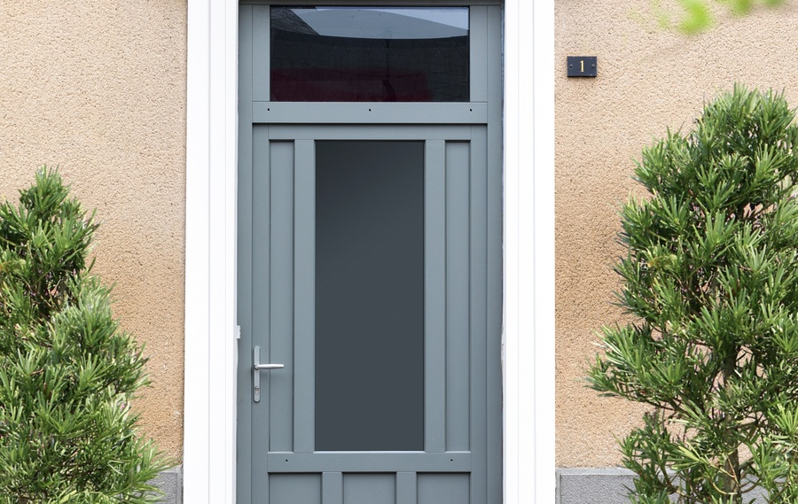 Notre gamme de porte d'entrée en BOIS CLASSIQUE et CREATIVE CONTEMPORAINE à TOULOUSE