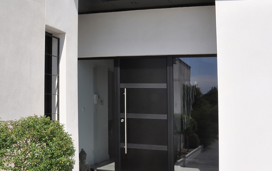 Notre gamme de portes d'entrée en ALU CLASSIQUE et CONTEMPORAINE à Toulouse