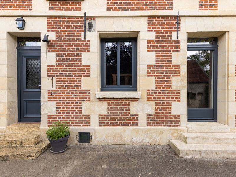 Pose de fenêtre à Toulouse : en quoi un professionnel assure-t-il une installation durable et performante ?
